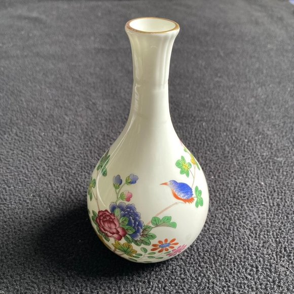 Wedgwood Other - Wedgwood Vase